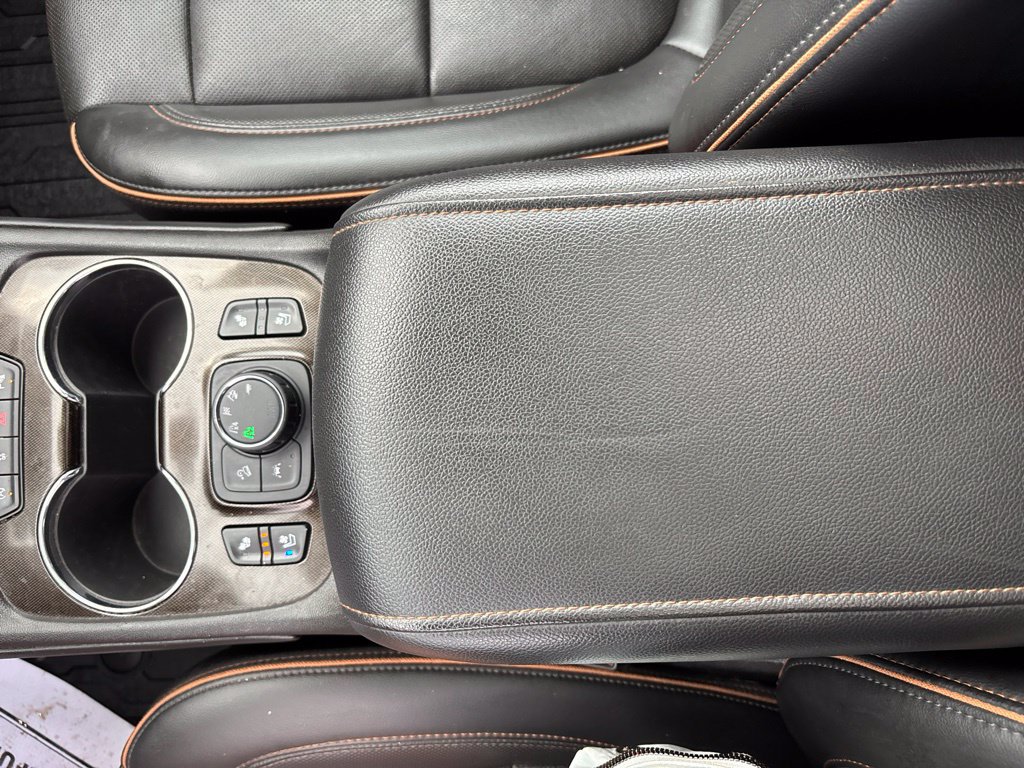 Used 2022 GMC Acadia AT4 w/ Technology Package AWD/4WD image 18