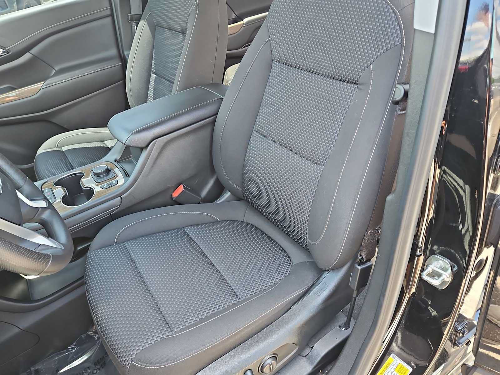 Certified 2023 GMC Acadia SLE w/ Driver Convenience Package FWD image 16