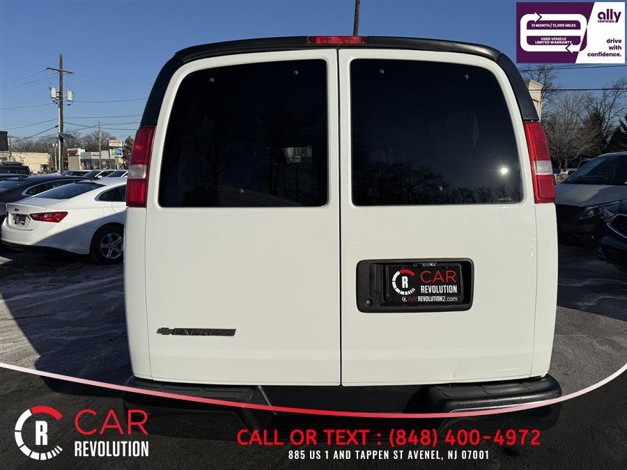 Used 2017 Chevrolet Express 2500 LT w/ LT Preferred Equipment Group image 5
