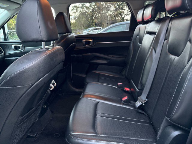 Used 2024 Kia Sorento S image 12