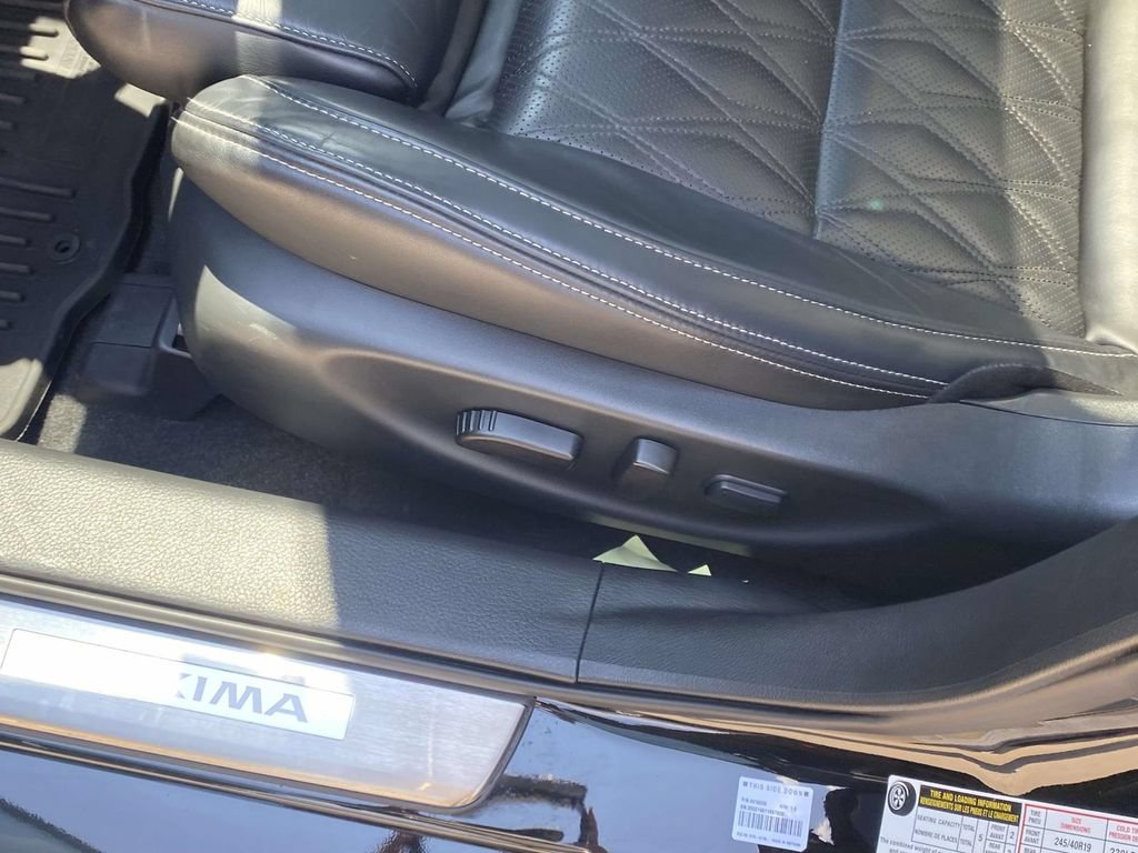 Used 2023 Nissan Maxima Platinum w/ Sport Mat Group FWD image 21