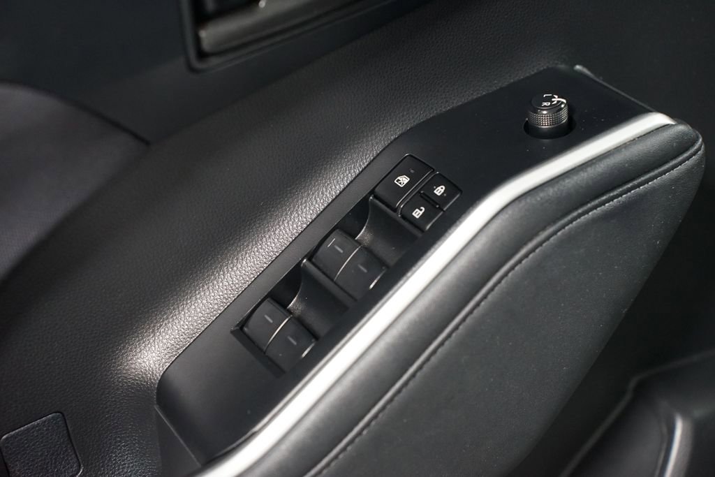 Used 2023 Toyota Highlander LE image 32