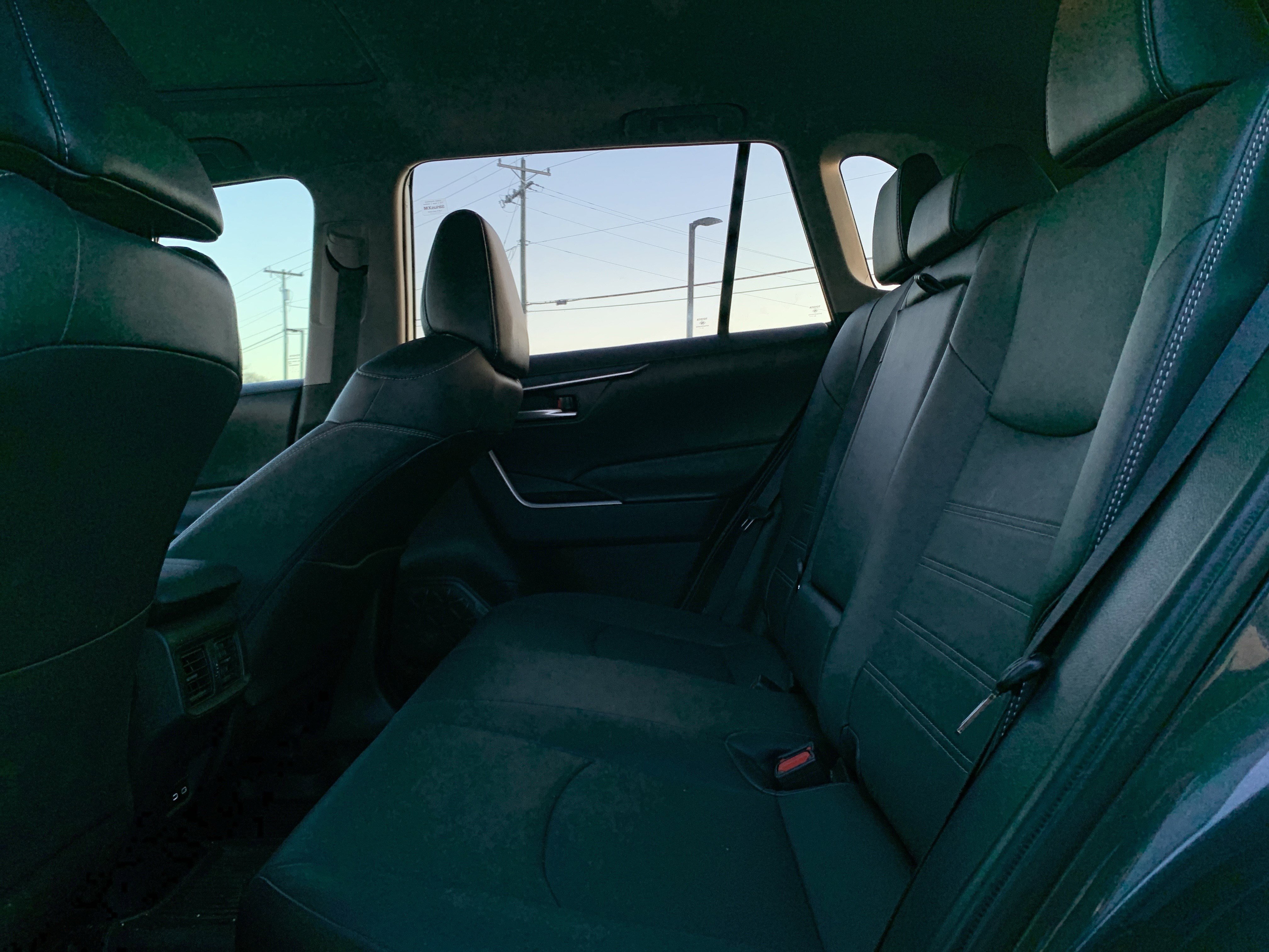 Used 2024 Toyota RAV4 XLE Premium image 32