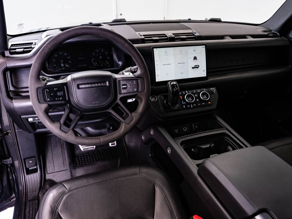 Used 2023 Land Rover Defender 90 V8 AWD/4WD image 4