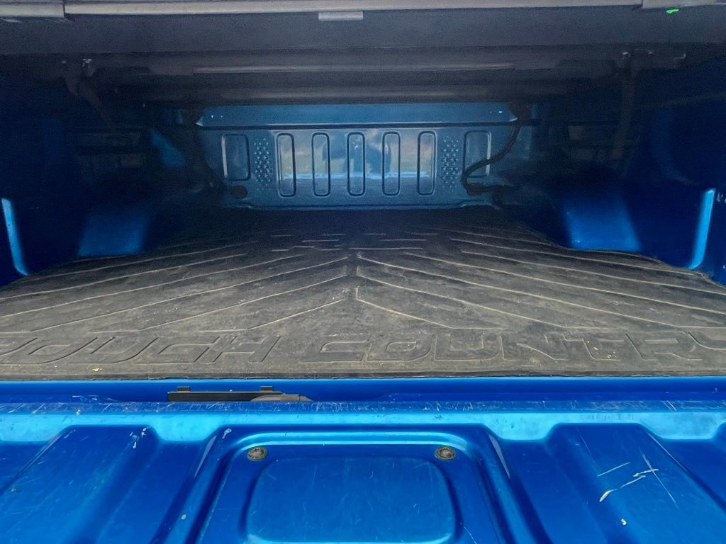 Used 2022 Jeep Gladiator Mojave w/ Cold Weather Group image 19