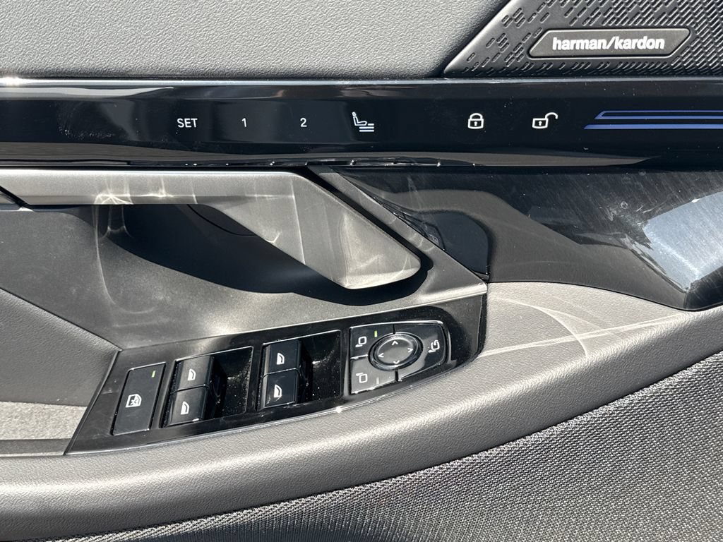 Used 2026 BMW 530i w/ M Sport Package RWD image 24
