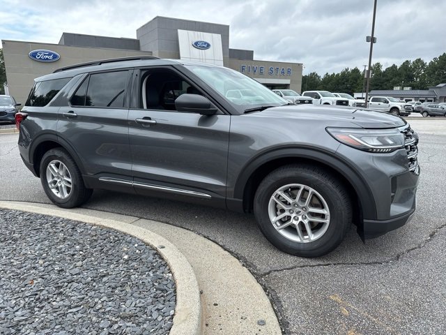 New 2025 Ford Explorer Active w/ Active Comfort Package image 2