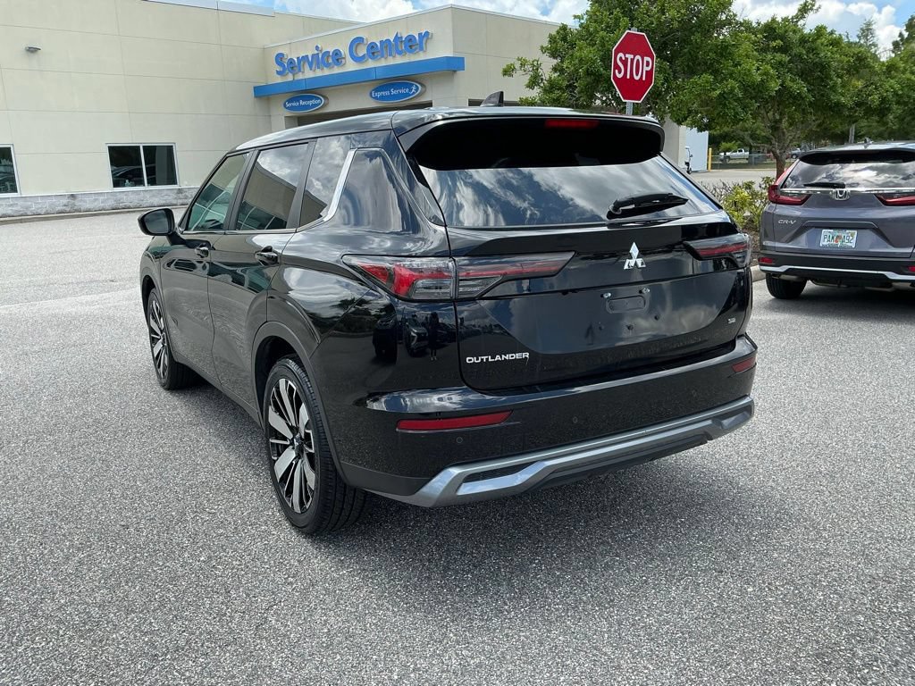 Used 2025 Mitsubishi Outlander AWD image 4