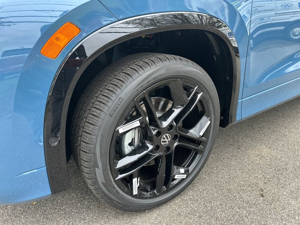 New 2026 Volkswagen Tiguan SE R-Line AWD/4WD image 2