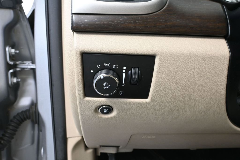 Used 2017 Jeep Grand Cherokee Laredo w/ Quick Order Package 23E AWD/4WD image 32