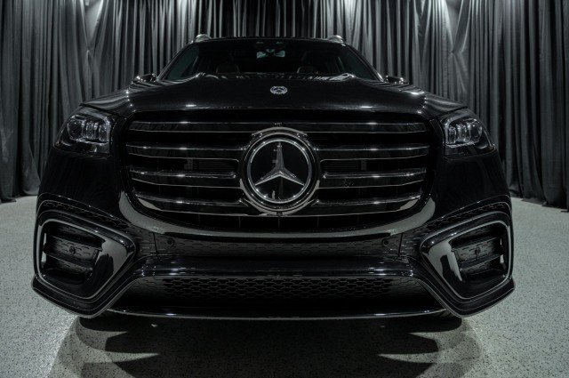 New 2026 Mercedes-Benz GLS 450 4MATIC image 2