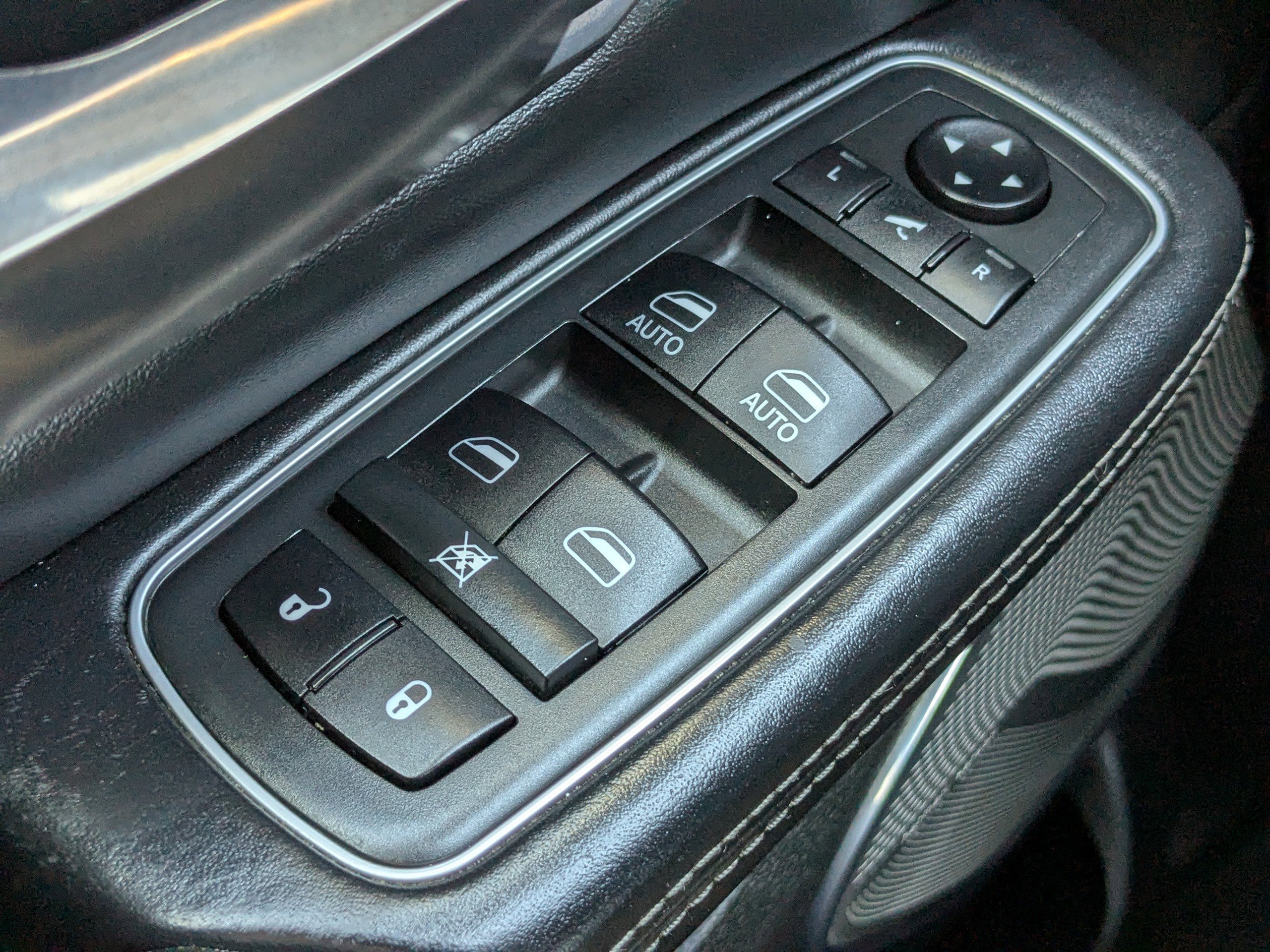 Used 2020 RAM 1500 Limited image 25