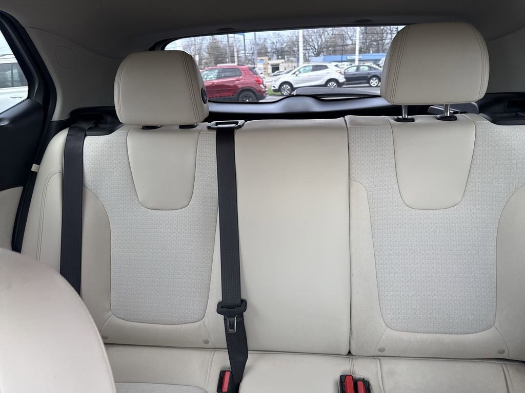 Certified 2020 Buick Encore GX Preferred w/ Sport Touring Package image 13