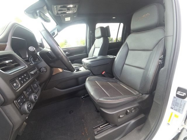 Used 2024 Chevrolet Suburban High Country AWD/4WD image 26