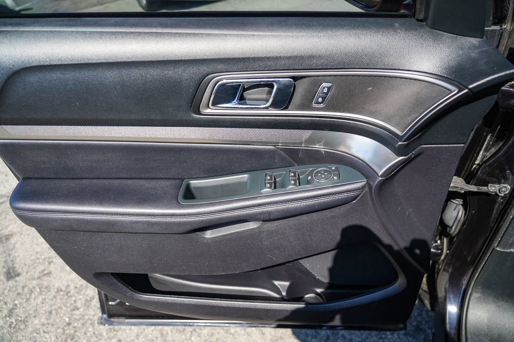 Used 2019 Ford Explorer XLT AWD/4WD image 20