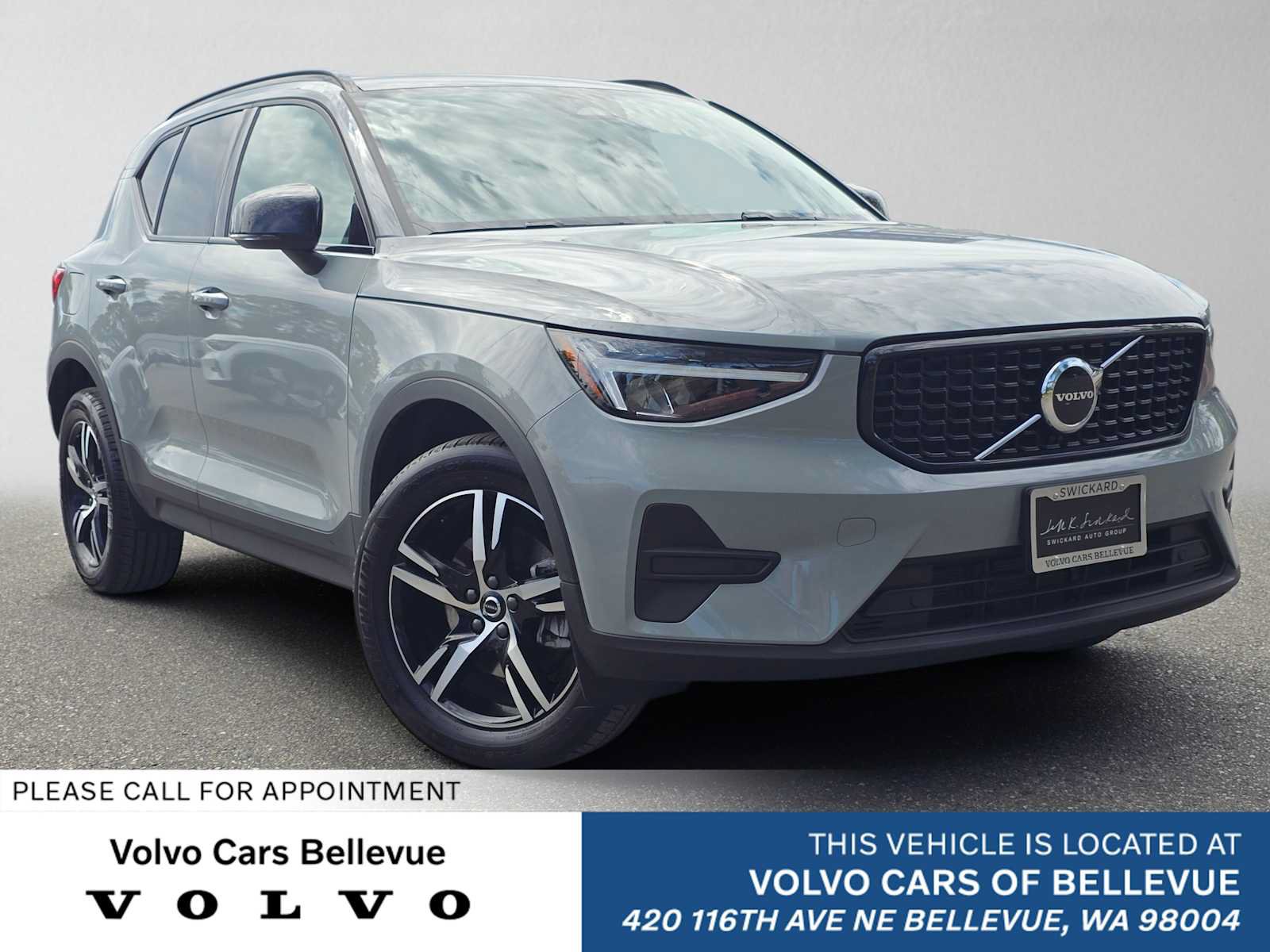 Used 2026 Volvo XC40 B5 Core w/ Climate Package AWD/4WD image 1