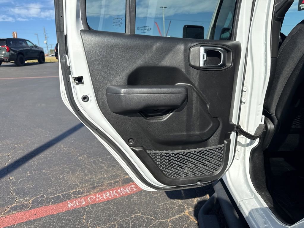 Used 2022 Jeep Wrangler Unlimited Rubicon w/ LED Lighting Group image 33