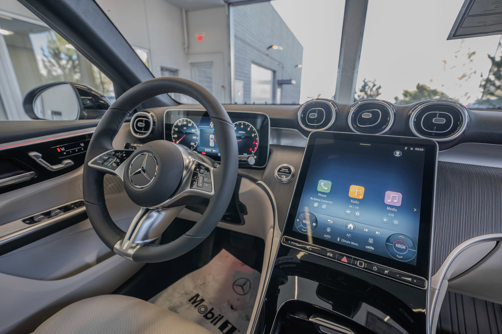 New 2026 Mercedes-Benz GLC 300 4MATIC image 19