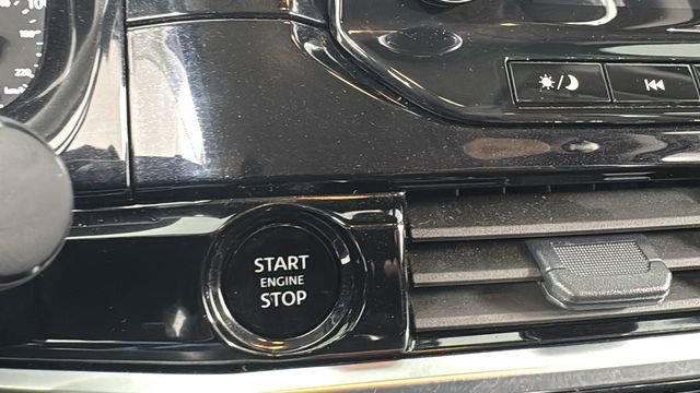 Certified 2025 Nissan Pathfinder SL image 25