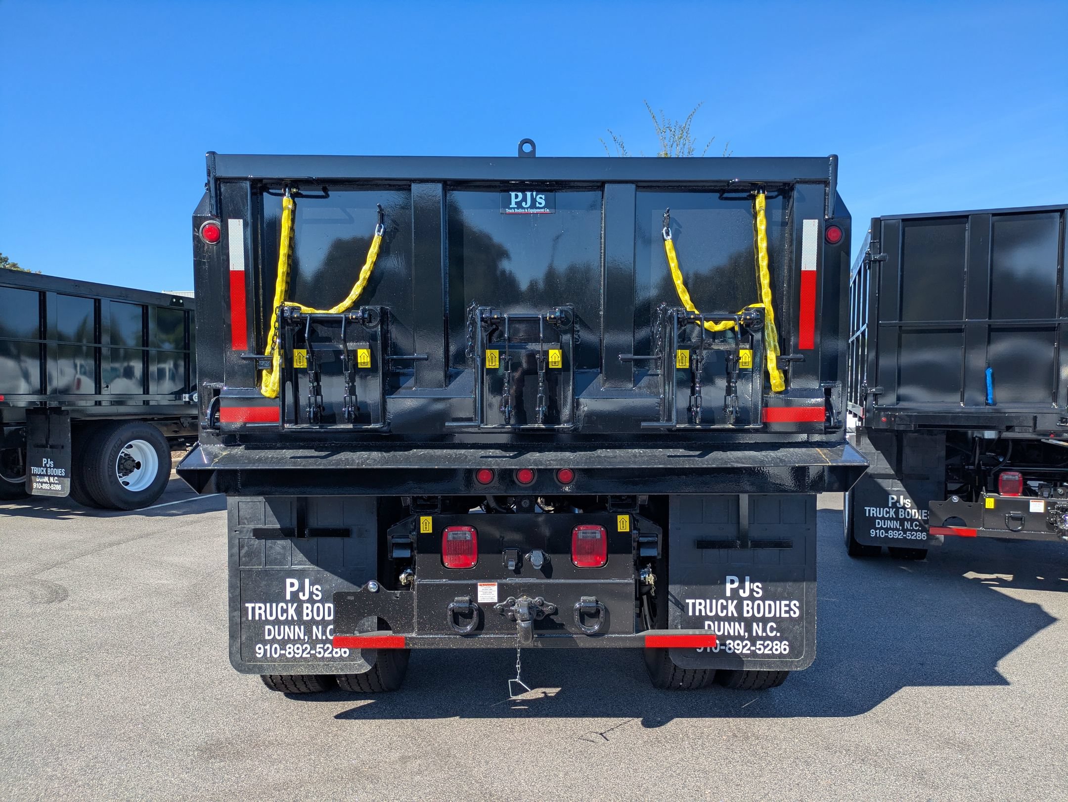 New 2027 Ford F750 2WD Regular Cab Super Duty image 4