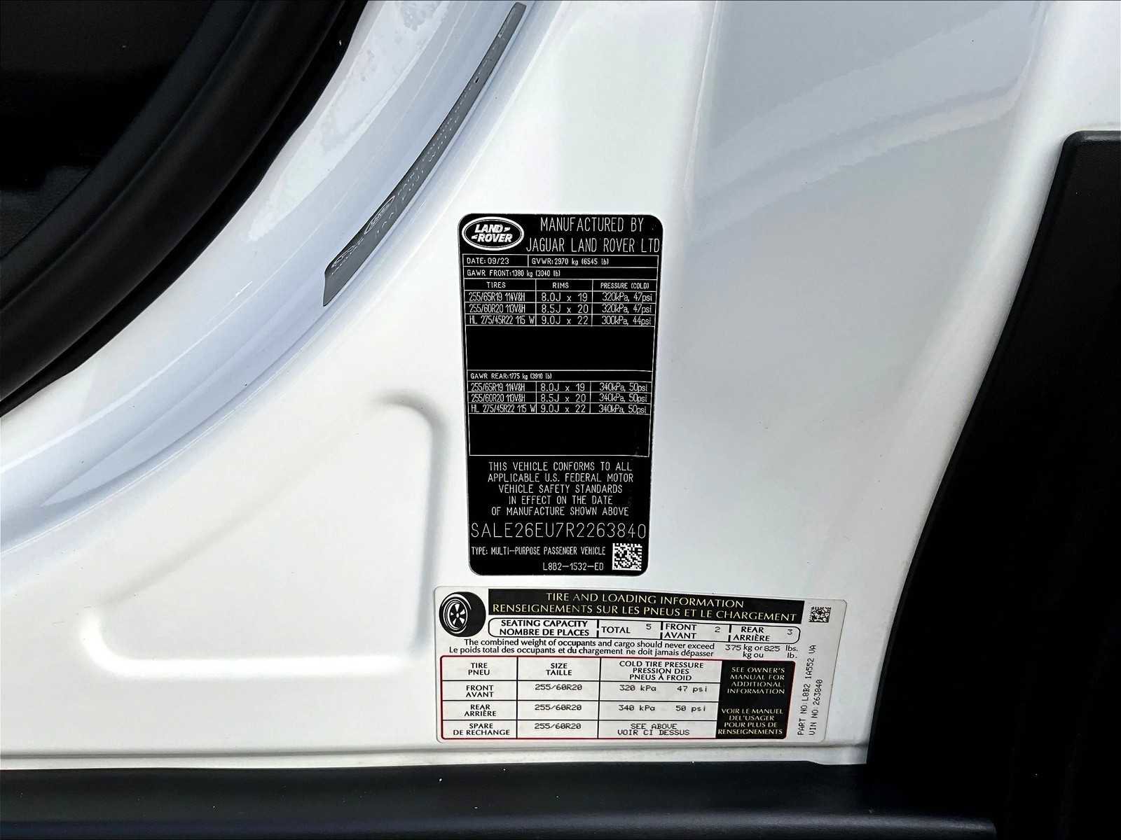 Used 2024 Land Rover Defender 90 X-Dynamic SE image 34