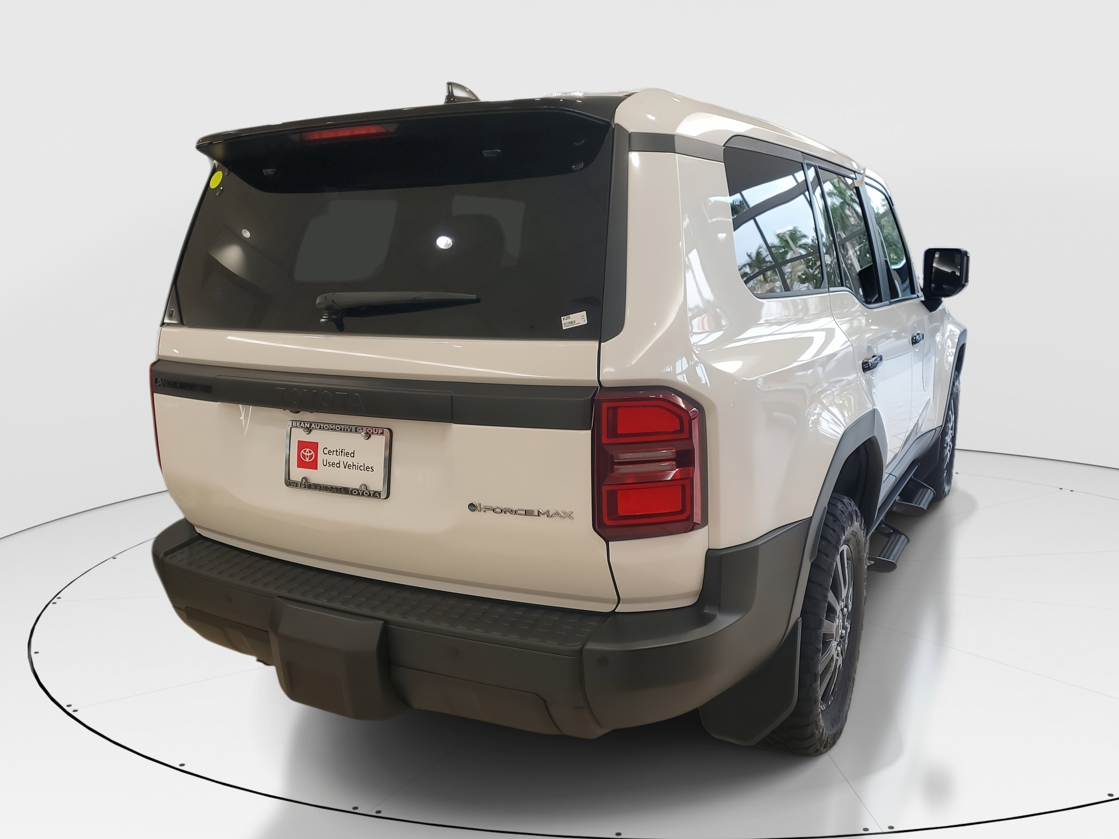 Certified 2025 Toyota Land Cruiser Base image 7