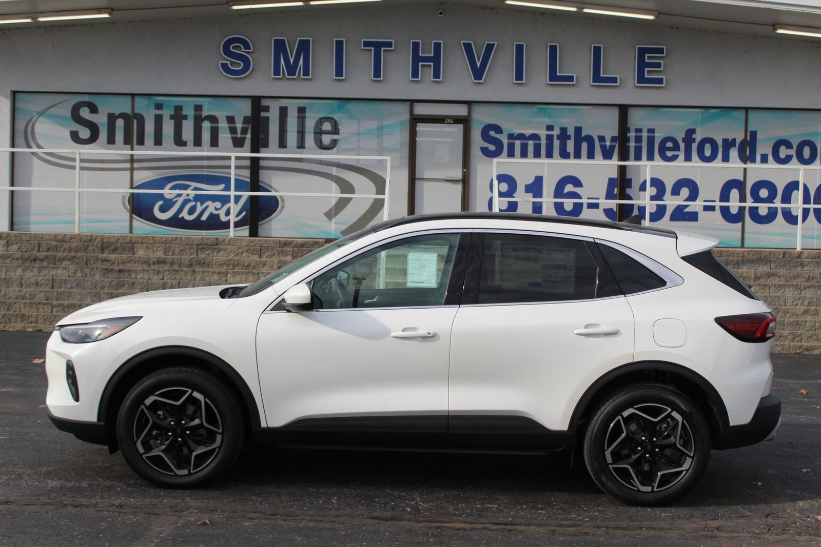 New 2026 Ford Escape Platinum image 3