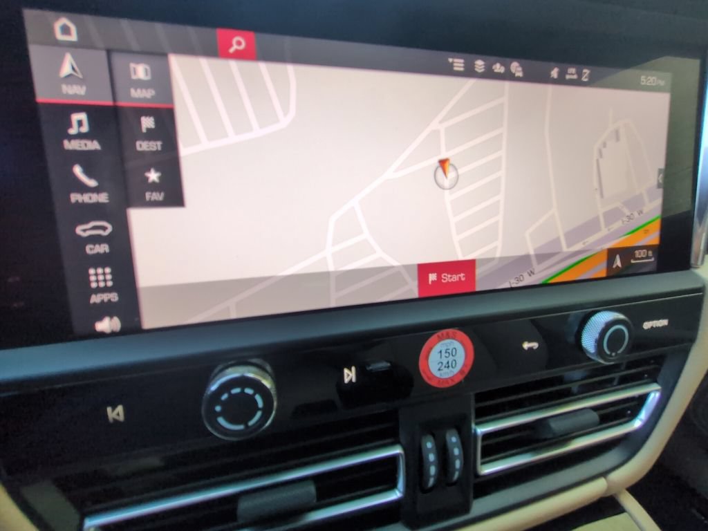 Used 2026 Porsche Macan AWD/4WD image 6