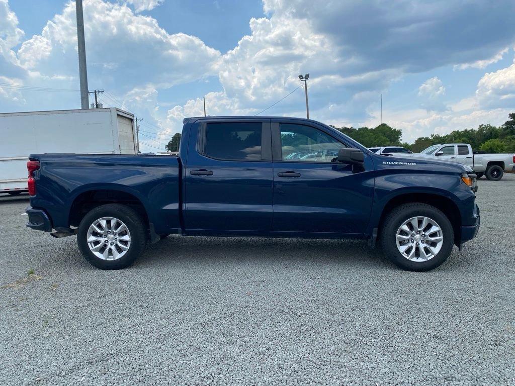 Used 2022 Chevrolet Silverado 1500 LT Trail Boss w/ LT Trail Boss Premium Package AWD/4WD image 2