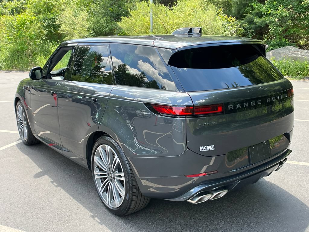 Used 2025 Land Rover Range Rover Sport Dynamic SE AWD/4WD image 3