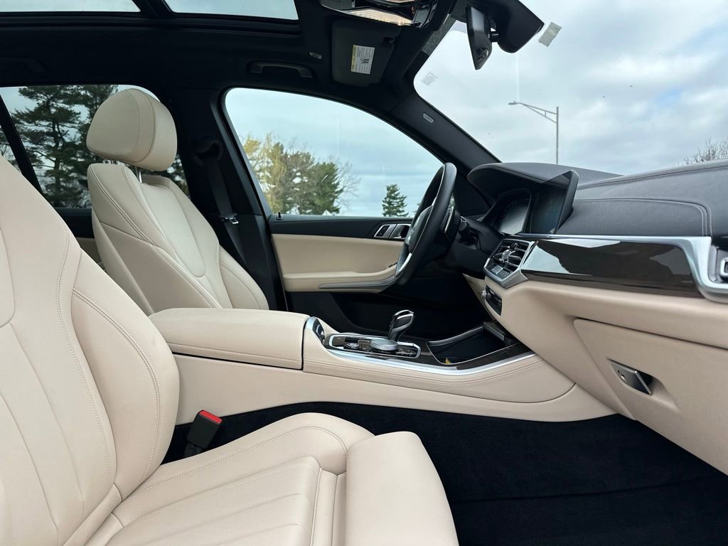 Used 2022 BMW X5 xDrive40i w/ Premium Package AWD/4WD image 21