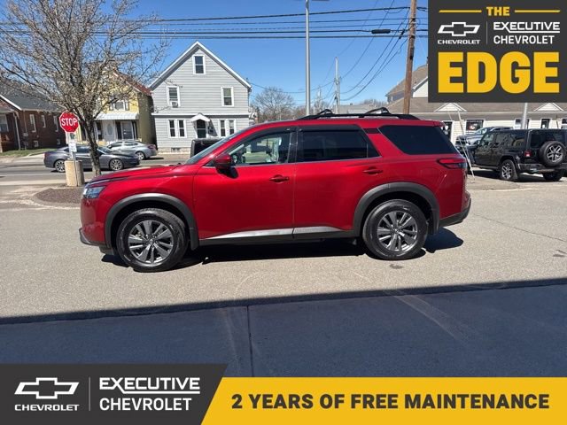Used 2022 Nissan Pathfinder SV image 1