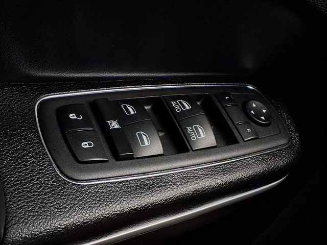 Used 2022 Chrysler 300 Touring L image 15