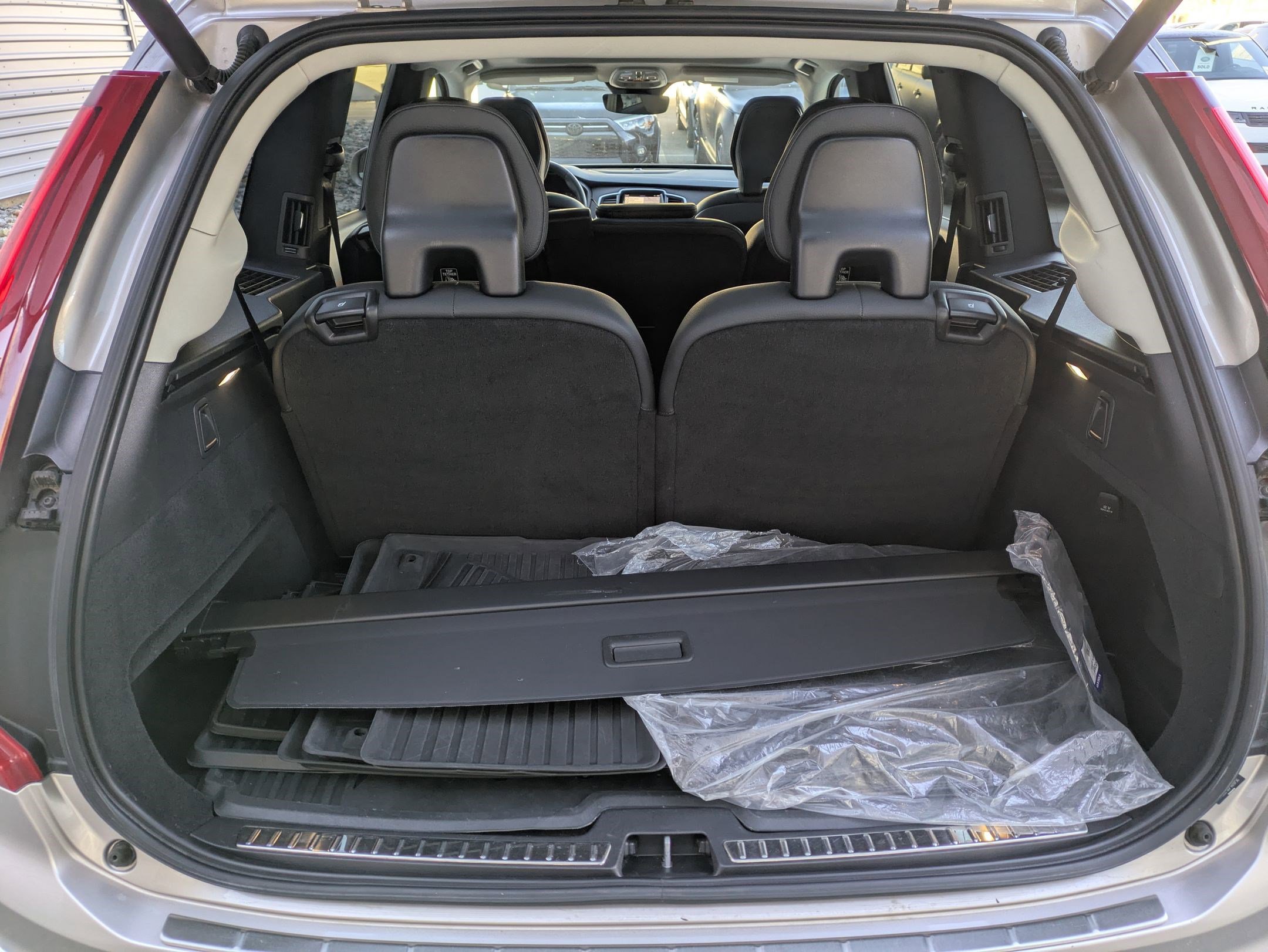 Used 2023 Volvo XC90 B6 Plus w/ Protection Package Premier image 32