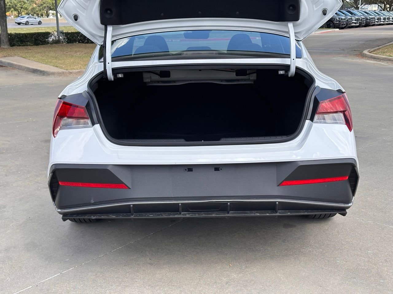 Certified 2025 Hyundai Elantra Sport w/ Cargo Package image 13
