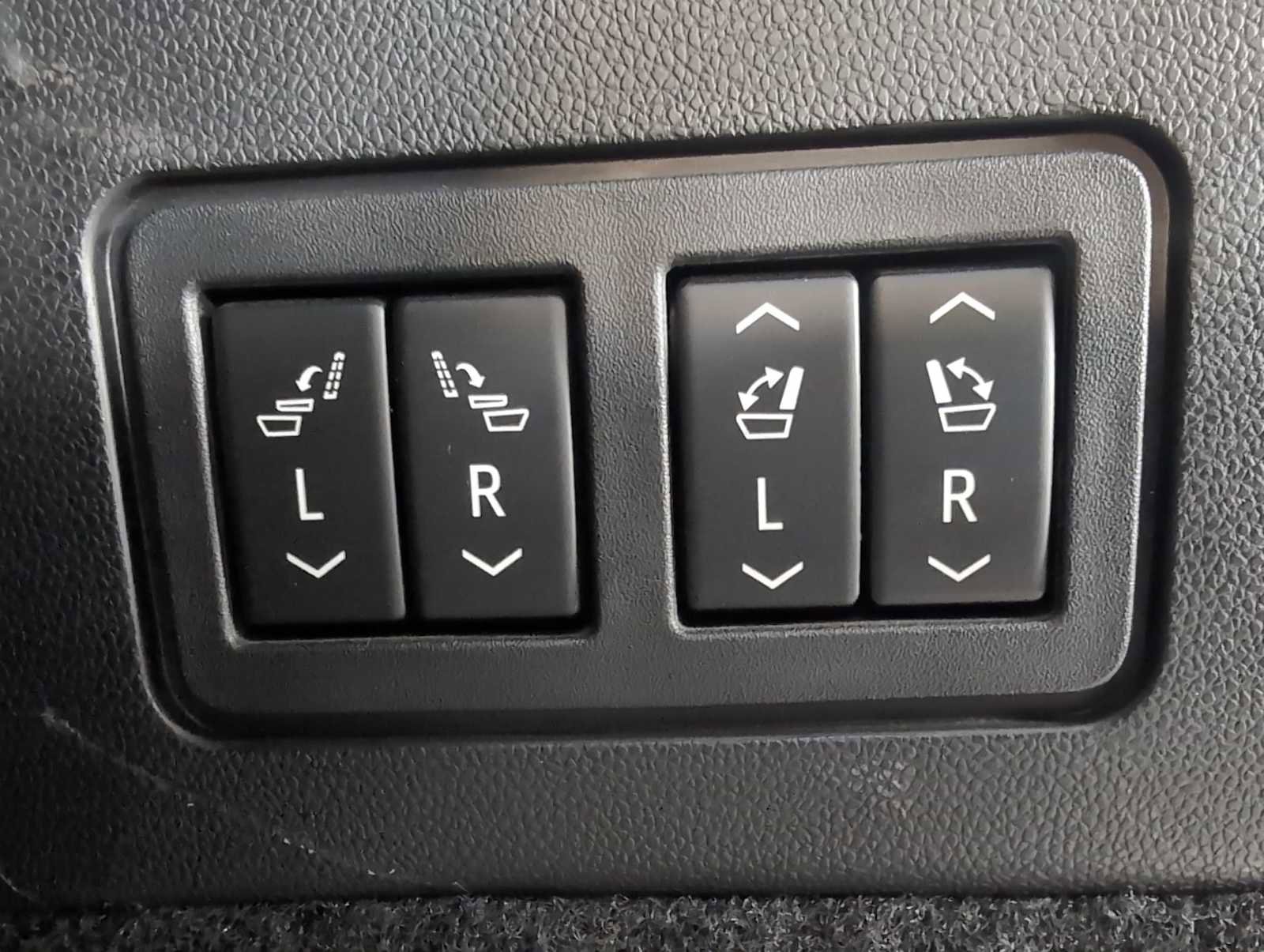 Used 2023 Cadillac XT6 Sport image 35