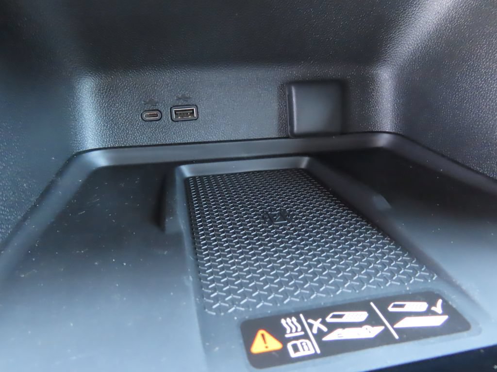 New 2026 Chevrolet Traverse RS w/ LPO, Floor Liner Package AWD/4WD image 12