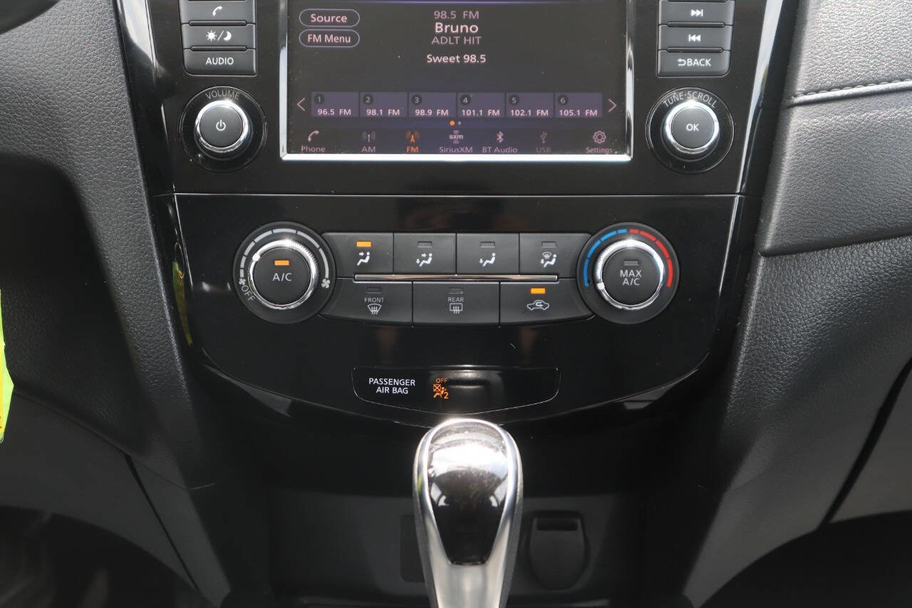 Used 2018 Nissan Rogue S image 20