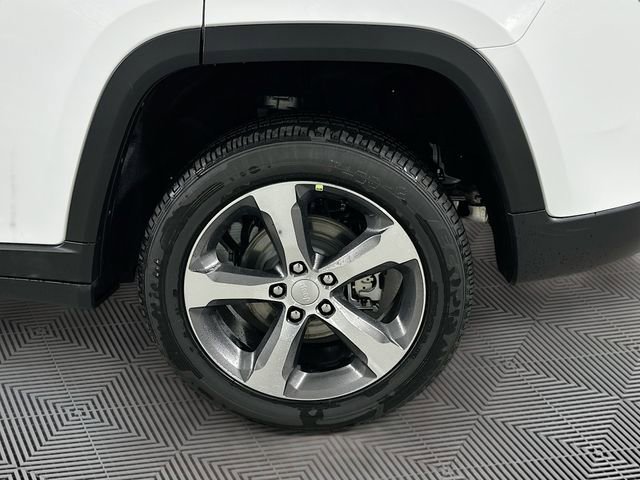 New 2025 Jeep Grand Cherokee Limited w/ Luxury Tech Group II image 16