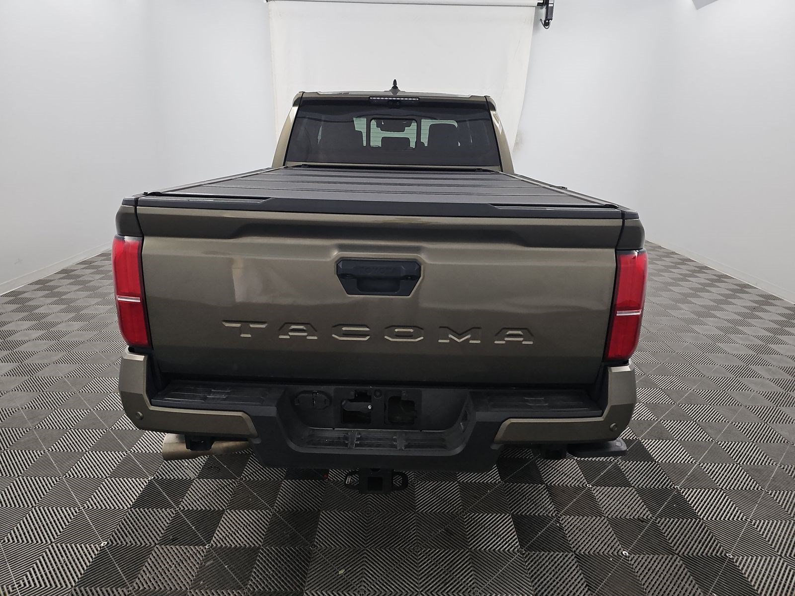 Used 2025 Toyota Tacoma TRD Sport w/ TRD Sport Premium Package RWD image 5