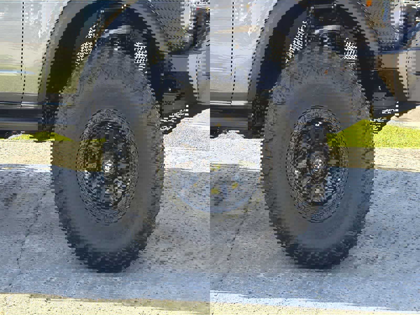 Used 2023 Ford Bronco Badlands image 34