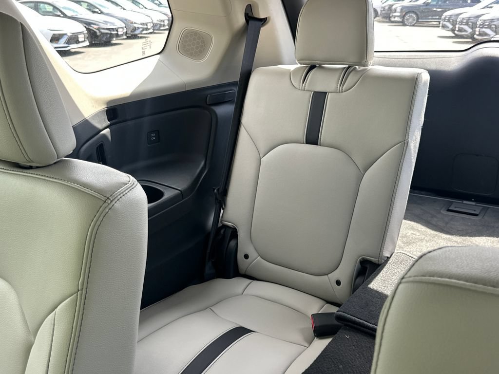 New 2026 Honda Pilot Touring image 18