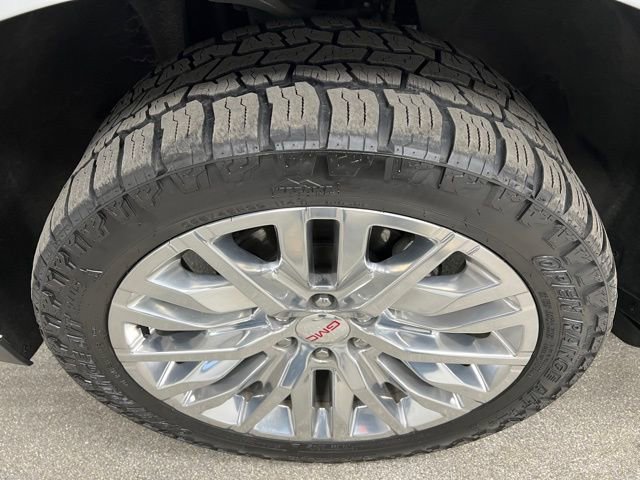 Used 2023 GMC Yukon Denali AWD/4WD image 13