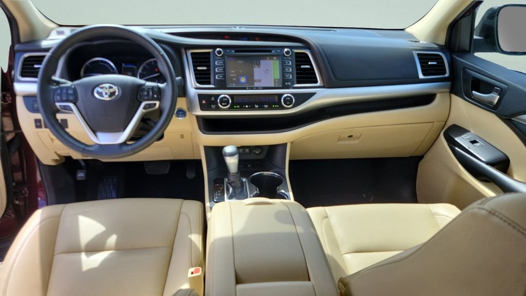 Used 2019 Toyota Highlander XLE image 14