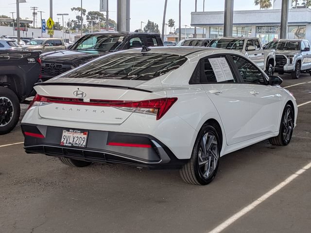 Used 2025 Hyundai Elantra SEL FWD image 4