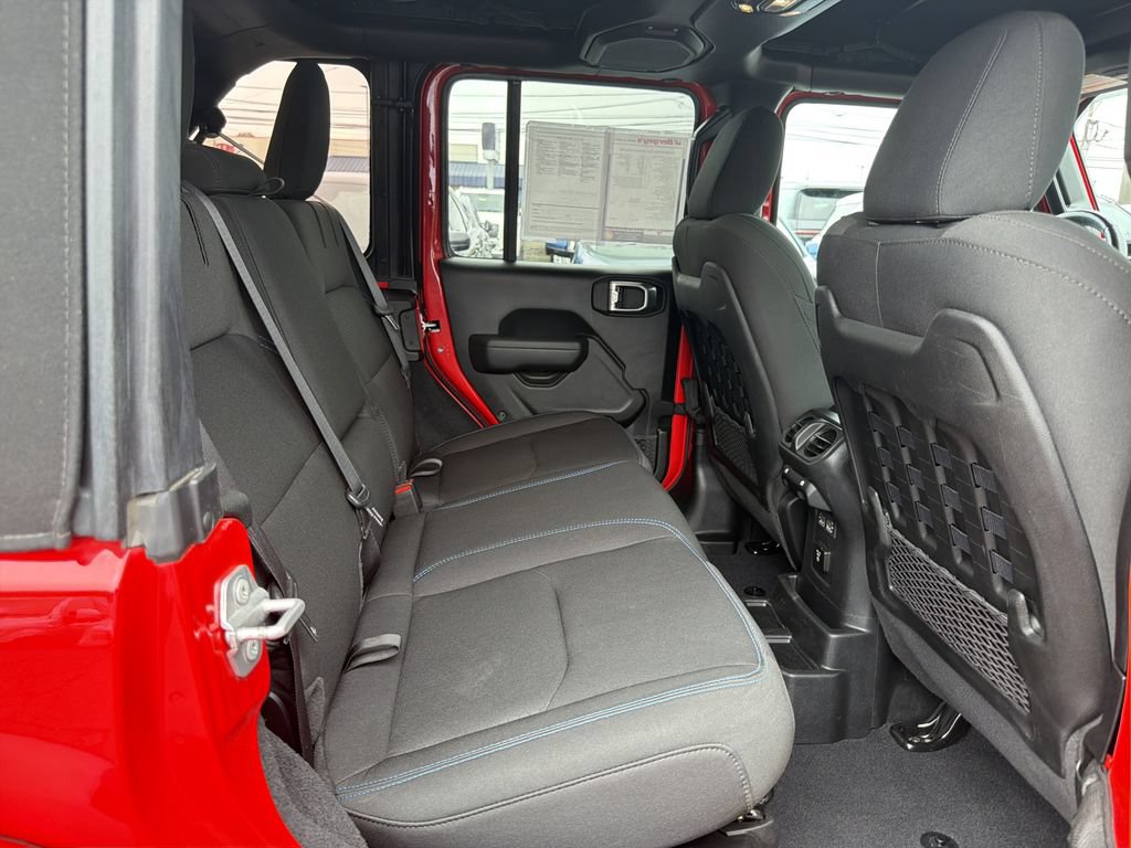 Used 2023 Jeep Wrangler Unlimited Rubicon 4xe w/ Cold Weather Group AWD/4WD image 18