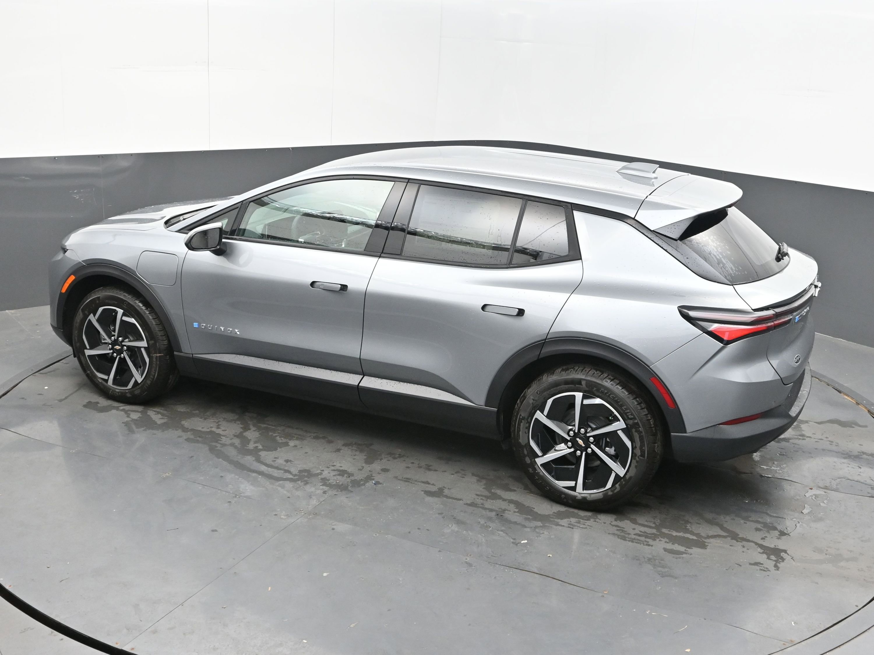 New 2026 Chevrolet Equinox EV LT image 36