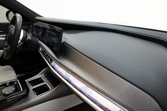 Used 2024 BMW 760i xDrive w/ Executive Package image 84