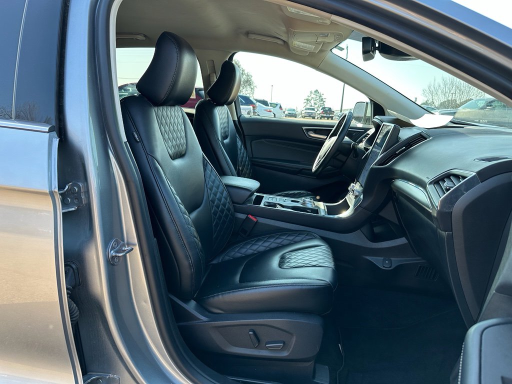 Used 2024 Ford Edge Titanium image 22