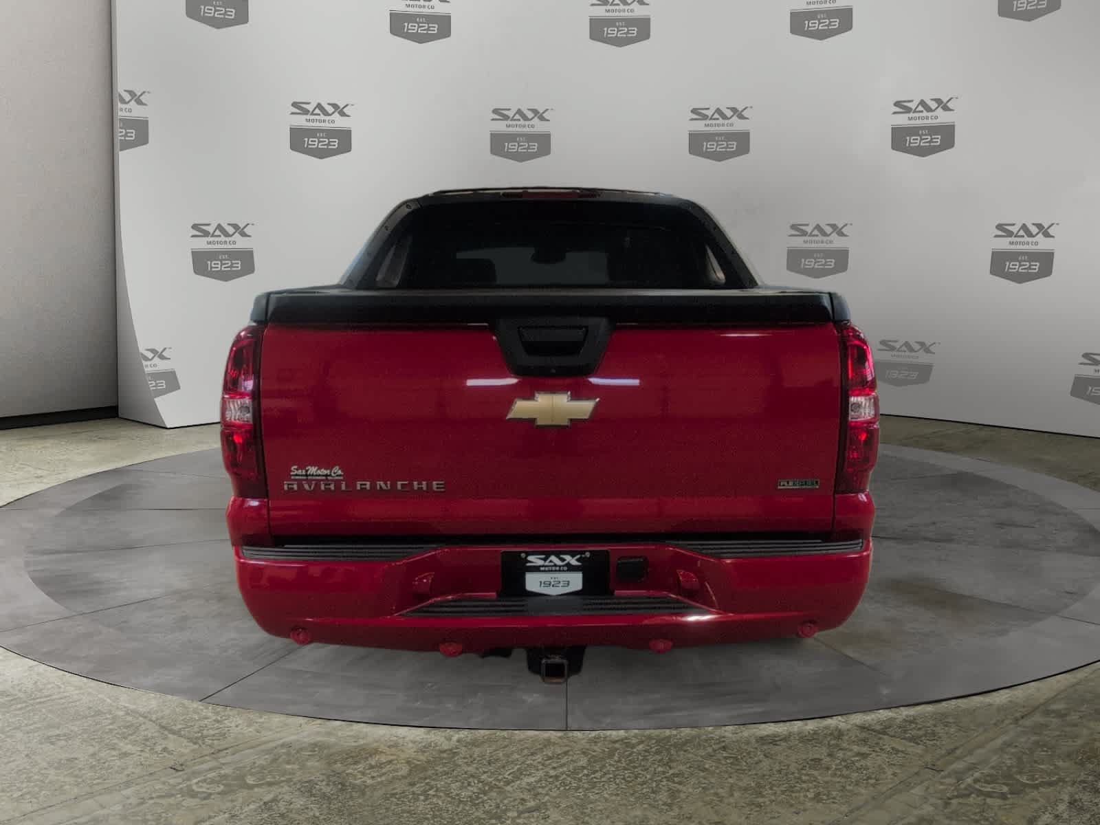 Used 2011 Chevrolet Avalanche LTZ AWD/4WD image 4